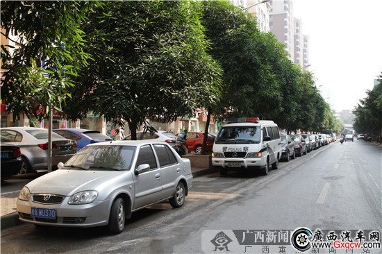 南寧:交管部門將清除全市范圍內(nèi)8300個(gè)停車位